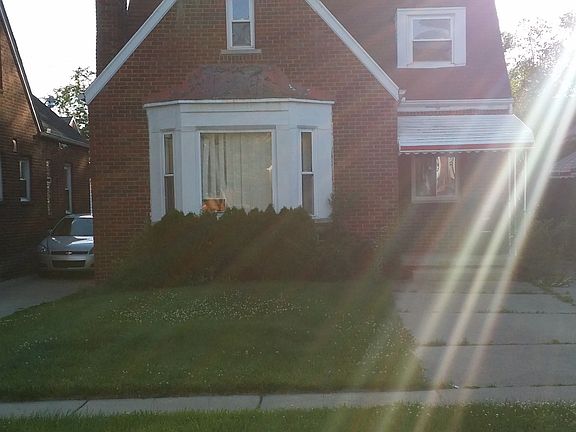 3rd image of 19197 Greenlawn St