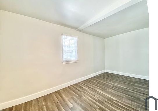 4th image of 10961 S Figueroa St #13