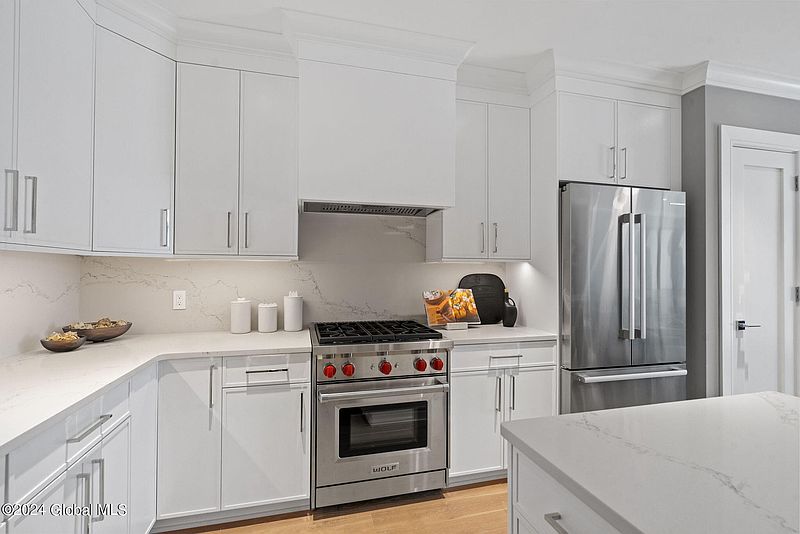 5th image of 19 Washington Street #664 G