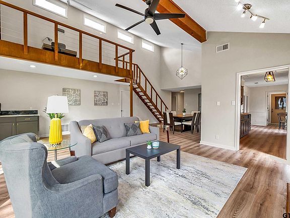 5th image of 104 Leisure Ln