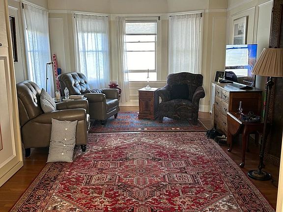 5th image of 190 Funston Ave