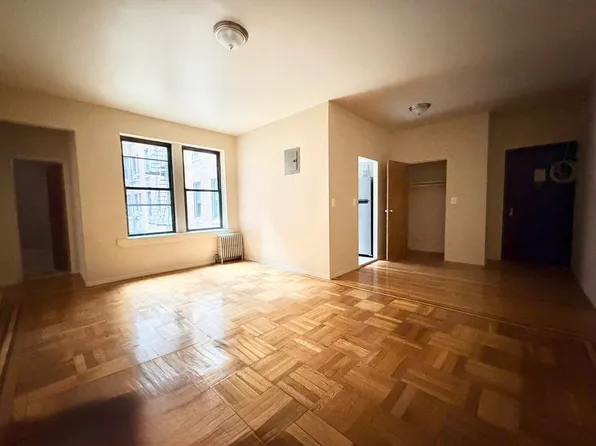 118-40 Metropolitan Avenue image 1 of 16