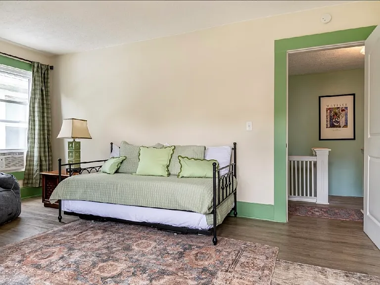 2927 Boulevard Pl — Photo 11