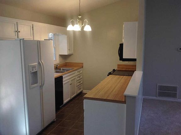 2nd image of 1223 Martha Dr