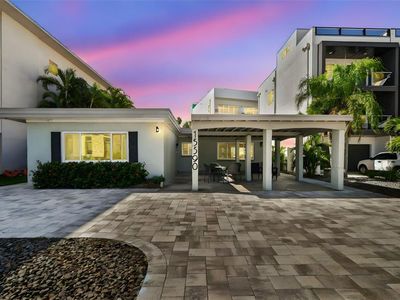 15390 2nd St E, Madeira Beach, FL, 33708