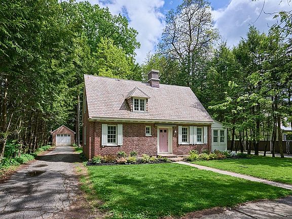 2nd image of 43 Woodlawn Ave