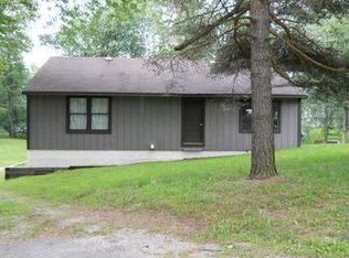 545 E Baker Rd, Highland, MI 48357