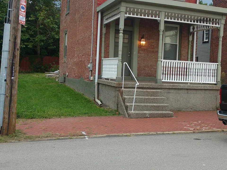 1446 Columbus Ave