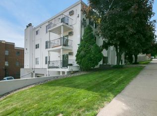 301 3rd St S APT 101, Stillwater, MN 55082