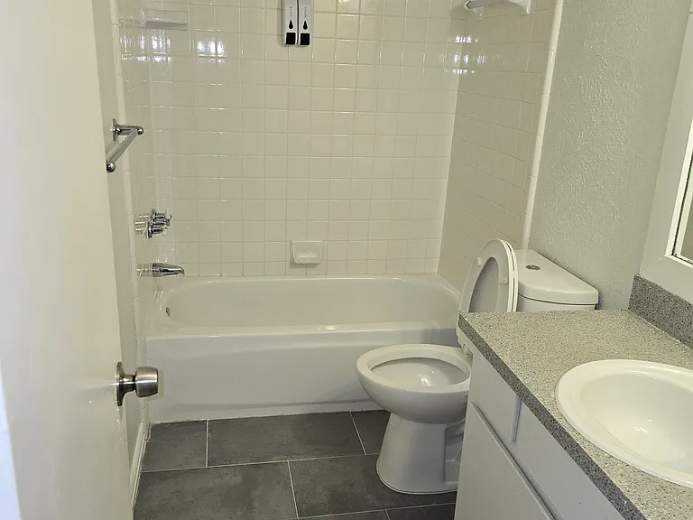 2648 Santa Barbara Dr — Photo 6