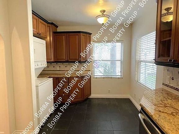 4th image of 525 Ximeno Ave