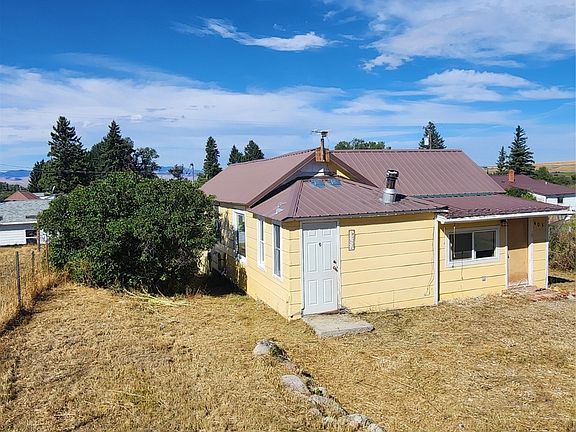 2nd image of 405 1st Ave NE