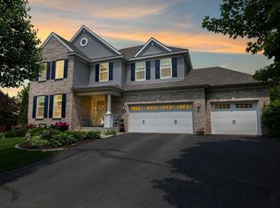 8607 Portage Ln E, Shakopee, MN 55379