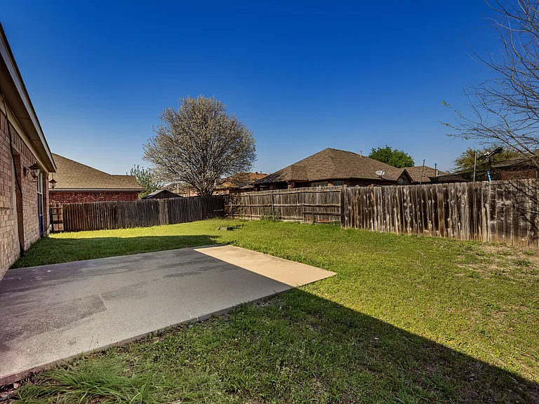 704 San Antonio Trl — Photo 47