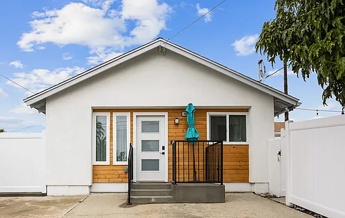 1422 N San Antonio Ave #B Photo 1