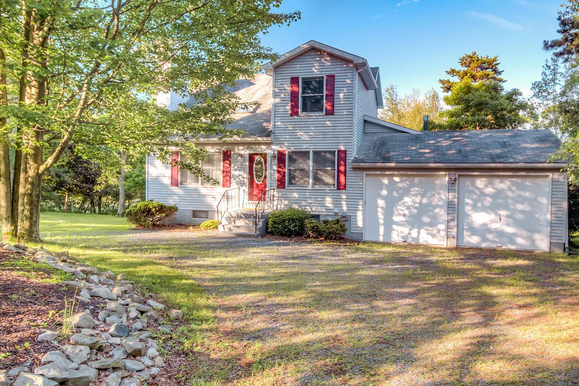 112 Island Dr photo 1