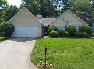 675 Paris Dr, Lawrenceville, GA 30043