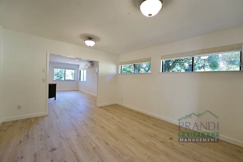 1 bed, 1.0 bath, 900 sqft, $2,500 — Photo 3