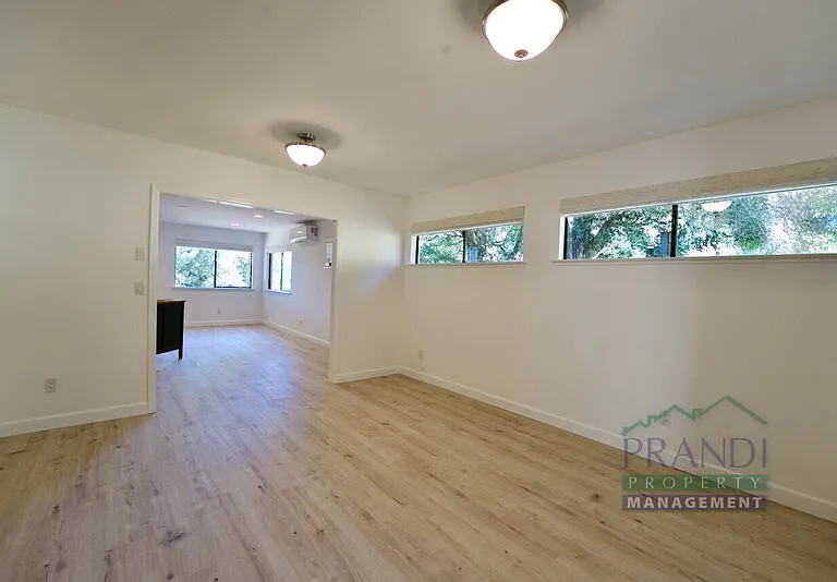 137 Maestro Rd — Photo 3