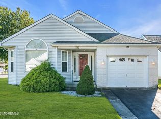 132 Chesterfield Ln, Toms River, NJ 08757