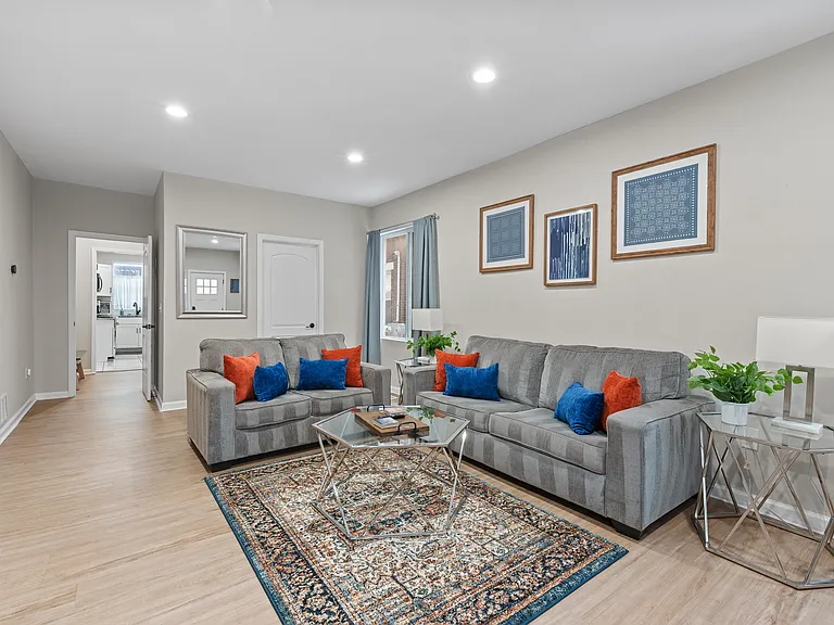 536 Oakwood Ave — Photo 3