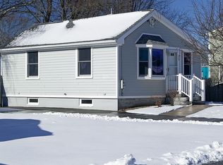 23 Tarleton St, Warwick, RI 02889