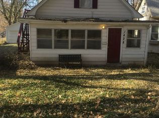 1428 S Willow Ave, Independence, MO 64052