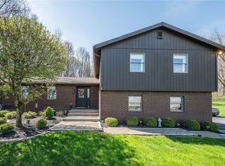 2901 Glenda Dr, New Castle, PA 16101