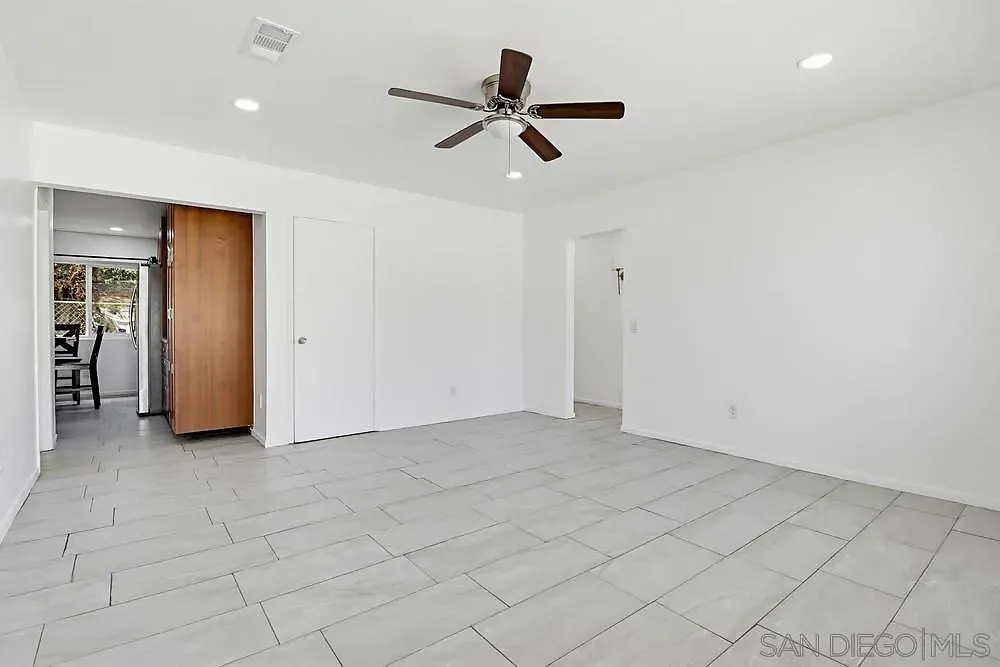 3 bed, 3.5 bath, 1558 sqft, $3,500 — Photo 4