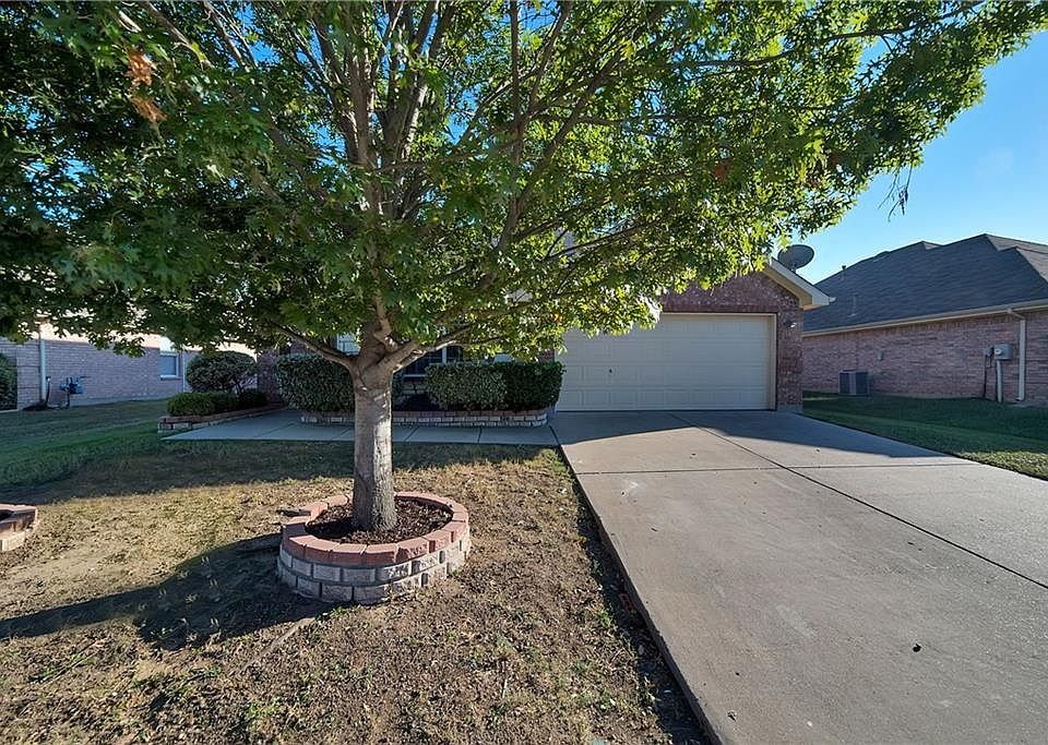 1st image of 1323 Clearwater Dr