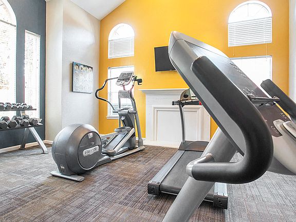 4th image of 2700 Holly Hall St #2680B