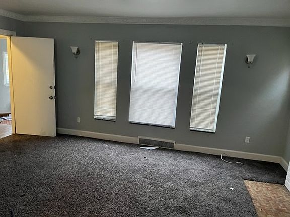 4th image of 14763 Saint Marys St #1