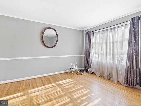 4th image of 3028 P St SE