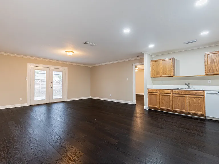 21514 Longwood — Photo 13