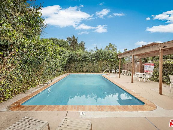 5th image of 15540 Sherman Way APT 14