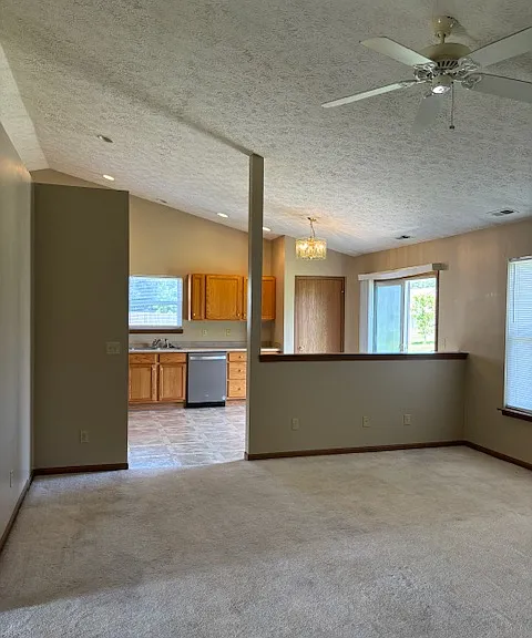 2314 Drexel Dr — Photo 3