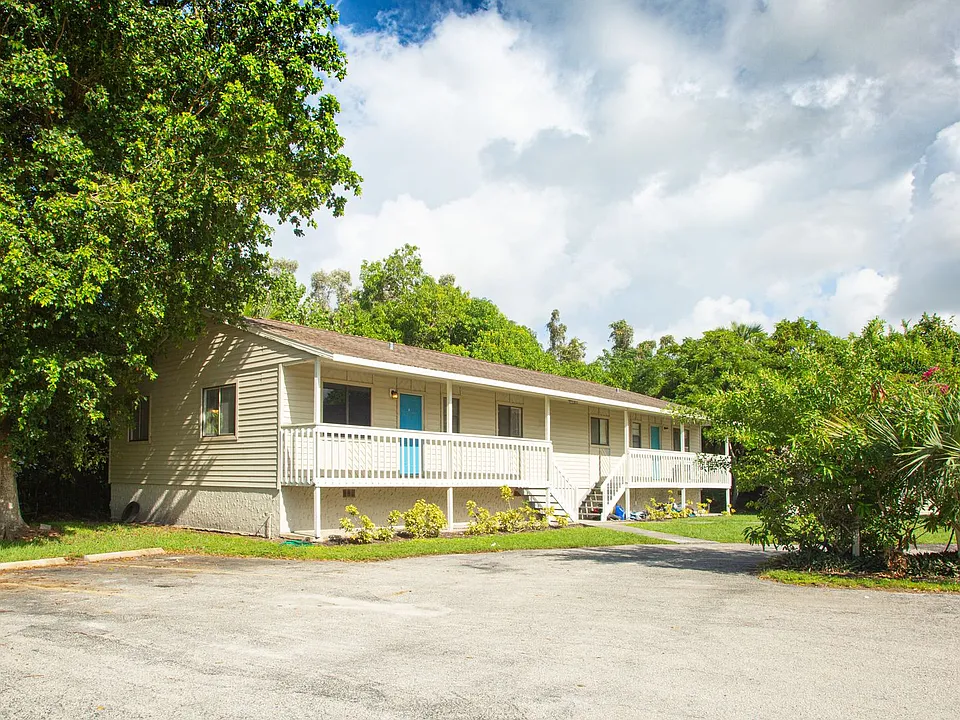 2445 Thomasson Dr