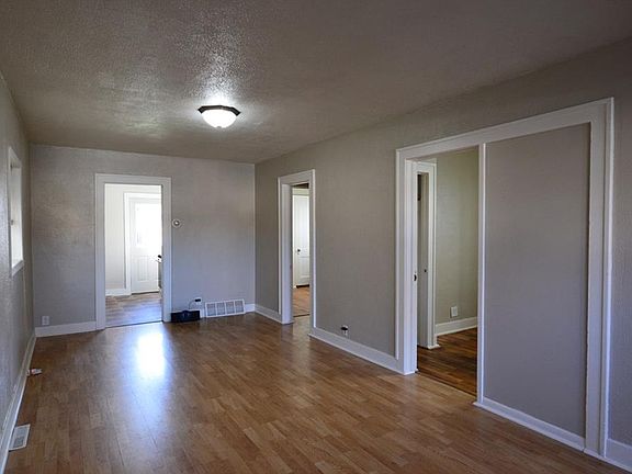 5th image of 212 S 31st St