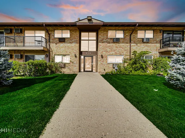838 E Old Willow Rd APT 103, Prospect Heights, IL 60070