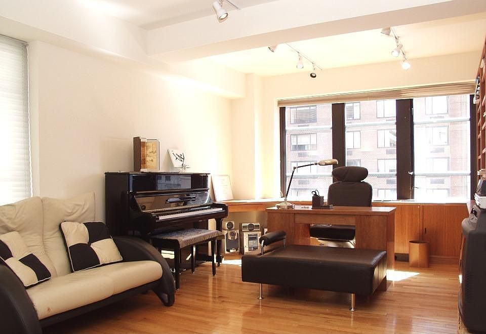 1st image of 43 W 61st St APT 14B