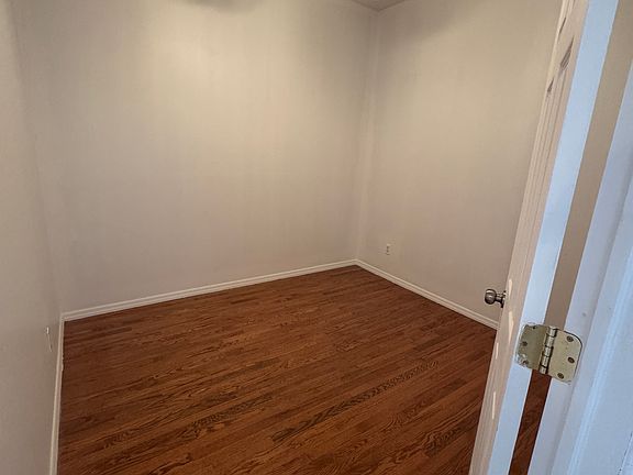 5th image of 37 Hausman St #1-2