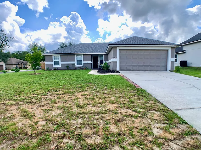 3201 Deer Creek Dr — Photo 2