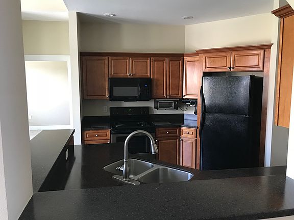 5th image of 900 Gloucester Dr