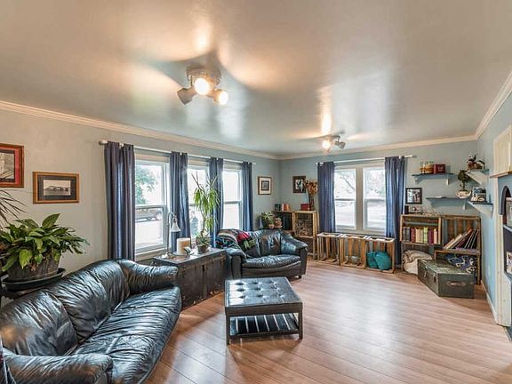 3rd image of 1104 Perkins Ave