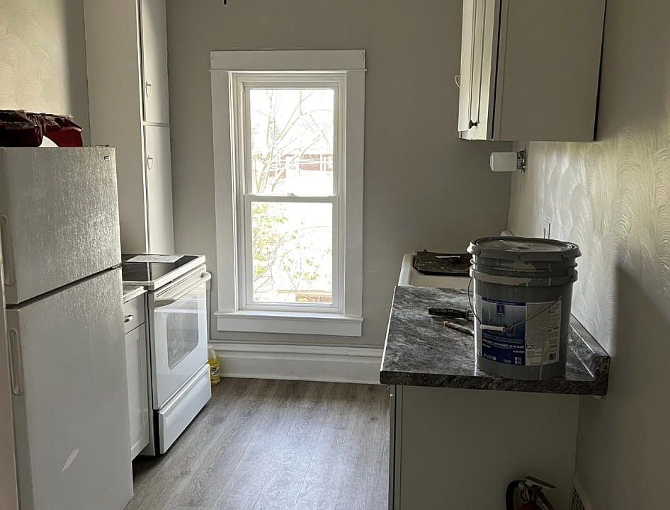 2nd image of 742 Spring St #2