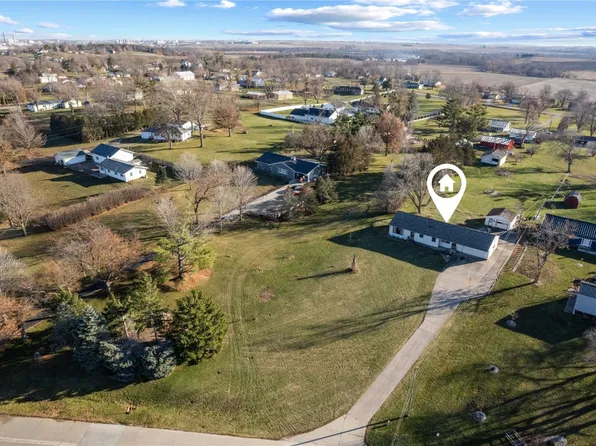 6251 Williams Blvd, Cedar Rapids, IA 52404
