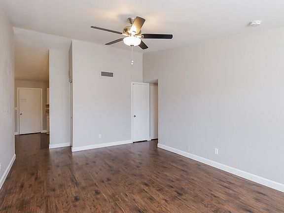 4th image of 1222 N Elm Ct