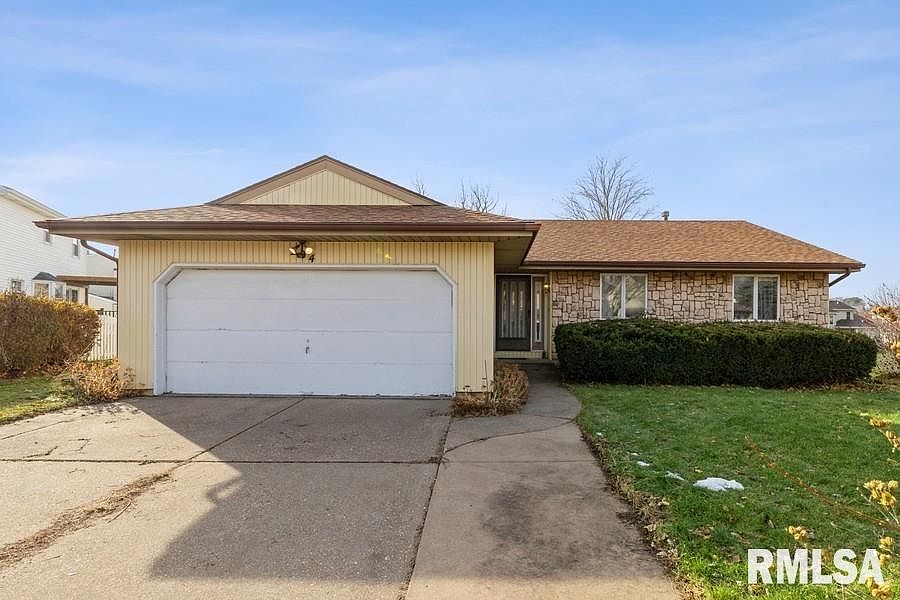 1st image of 204 W Dammann Dr