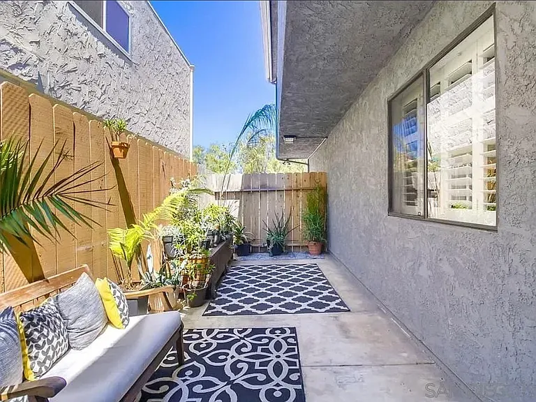 4444 Cherokee Ave — Photo 9