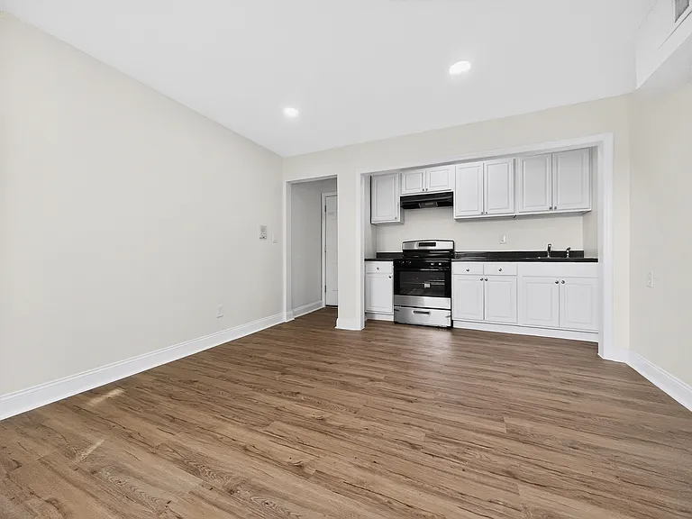 21 Willoughby St #A3 — Photo 8